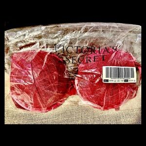 Victoria’s Secret “Sexy T-Shirt” Lace Push Up Bra: Brand new w/ tags, never worn